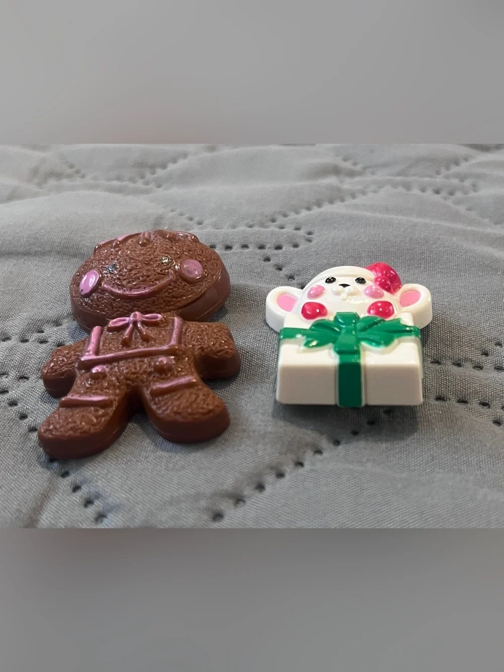 Vintage Avon Christmas Pins Lot 1972 Gingerbread Man & Holiday Mouse